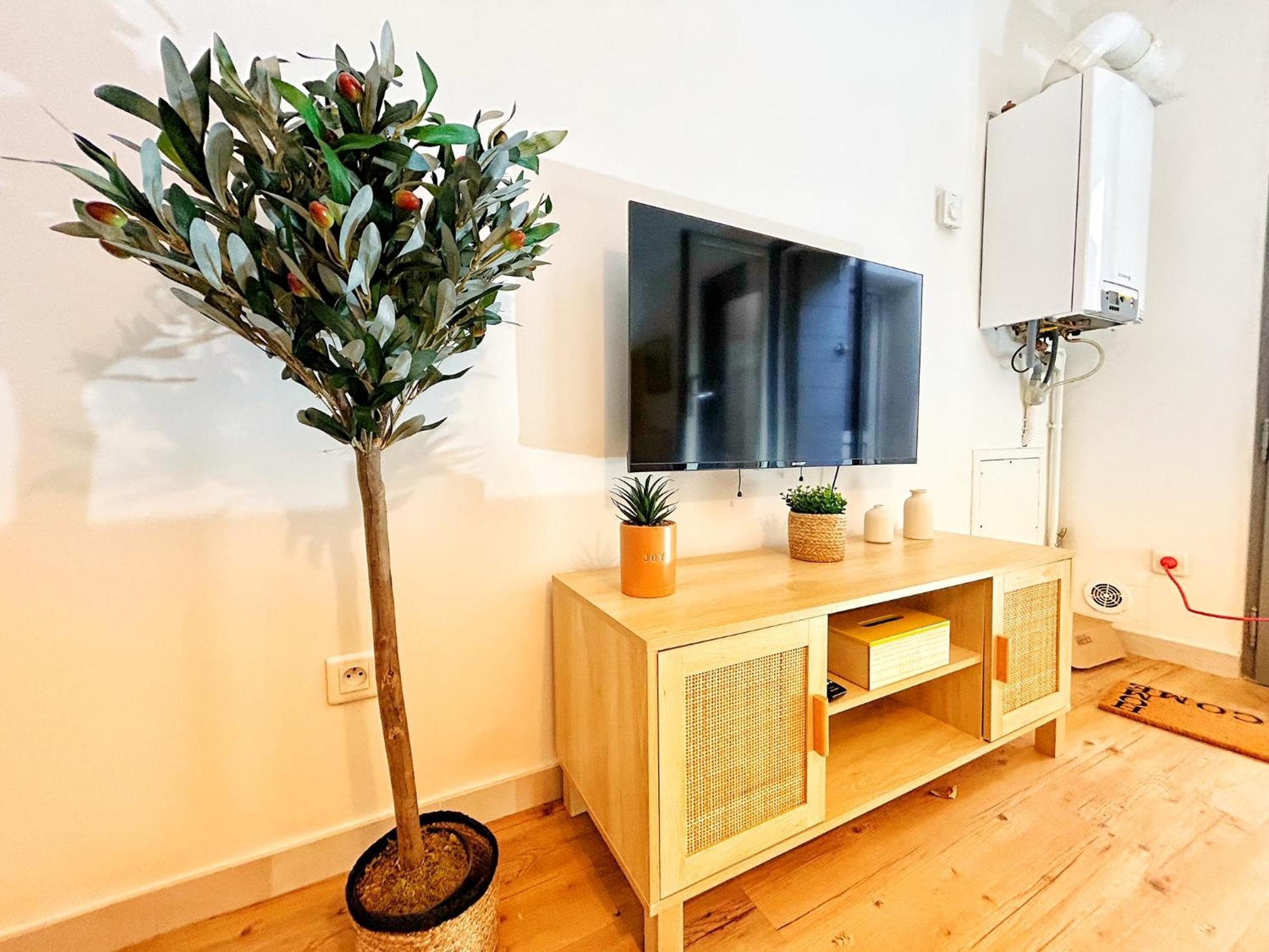 Cosy Ocre Apartment Arles Bagian luar foto