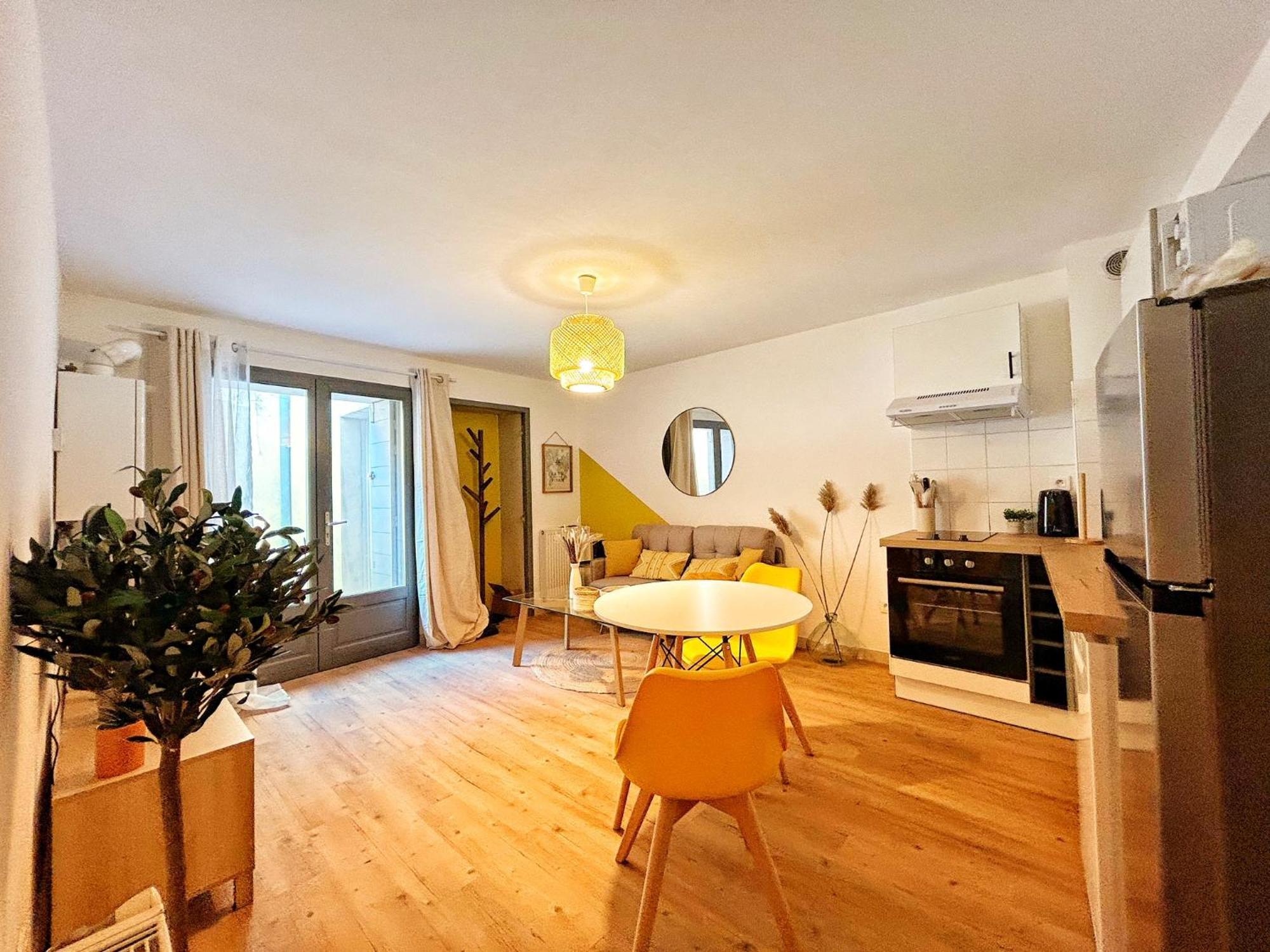 Cosy Ocre Apartment Arles Bagian luar foto